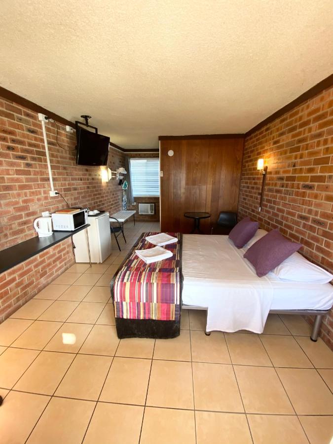 Proserpine Motor Lodge Luaran gambar
