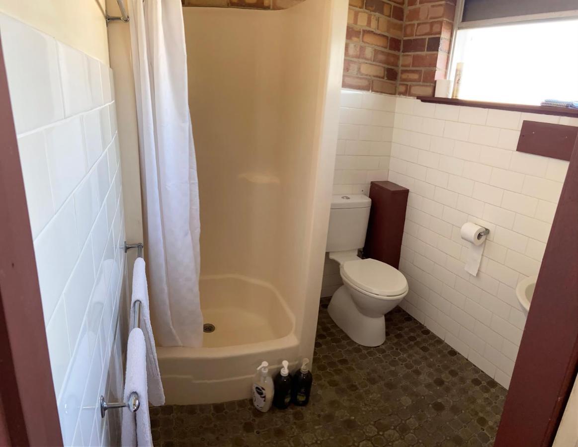 Proserpine Motor Lodge Luaran gambar