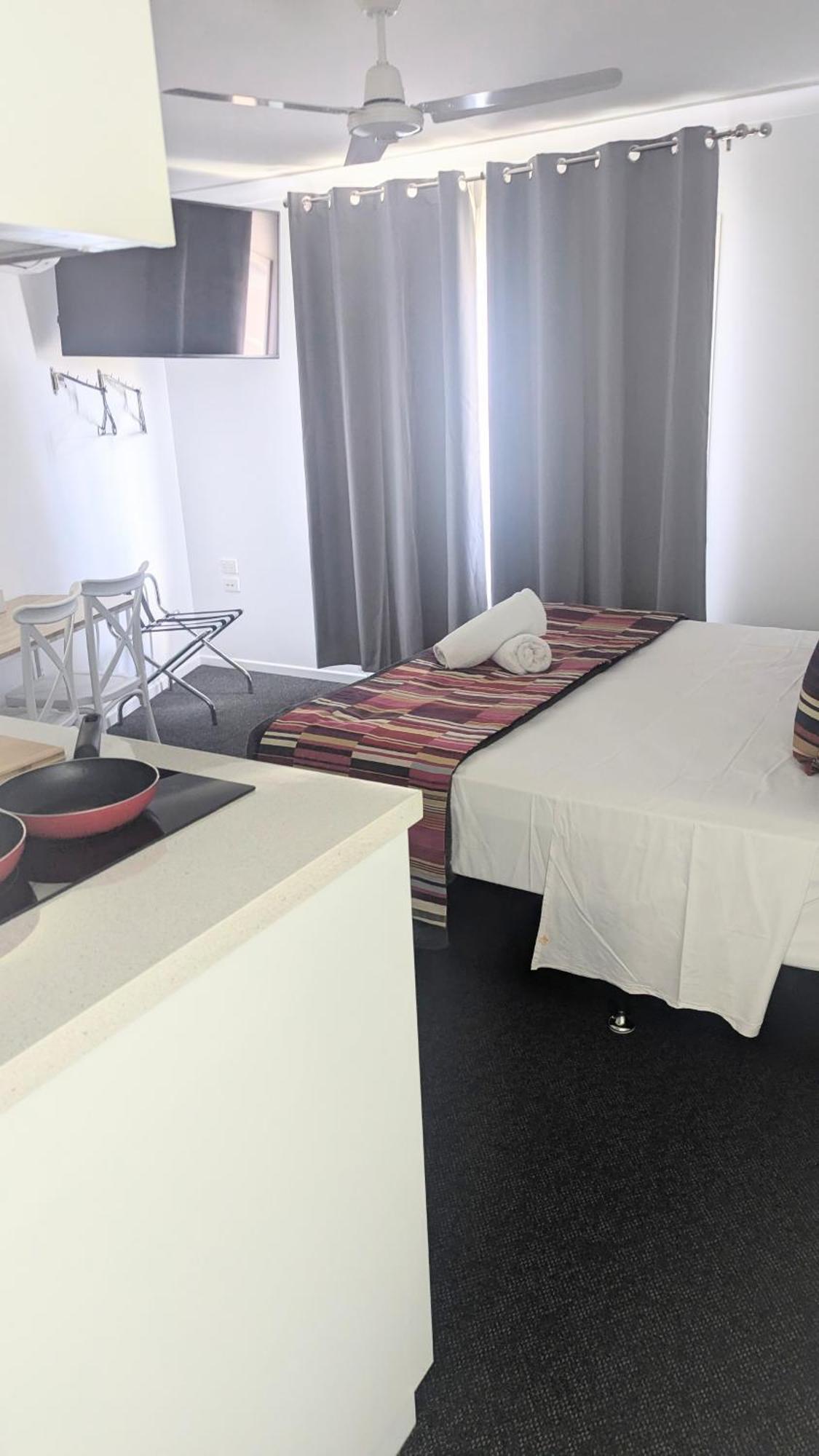 Proserpine Motor Lodge Luaran gambar